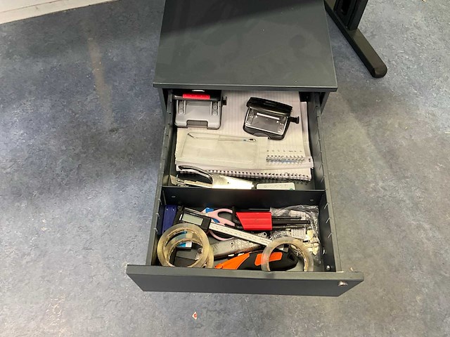 Bureau - afbeelding 2 van  4