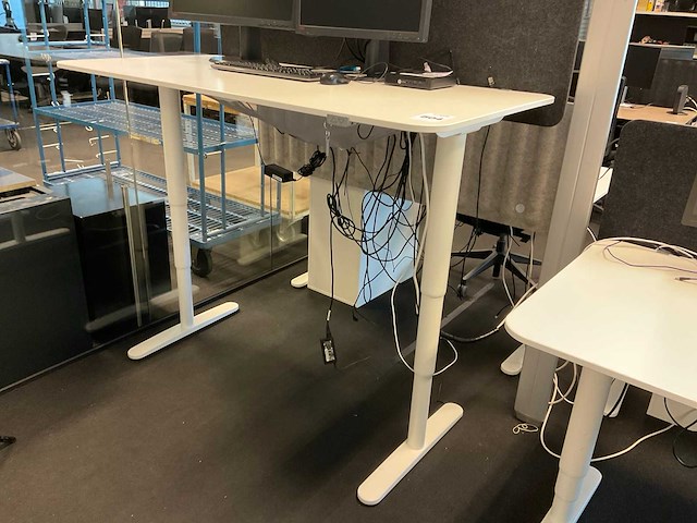 Bureau - afbeelding 6 van  8
