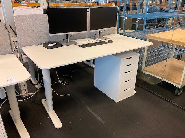 Bureau - afbeelding 1 van  6