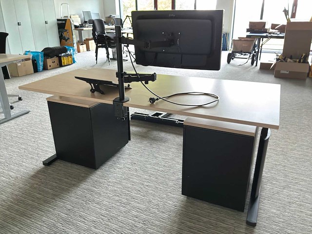 Bureau - afbeelding 2 van  2