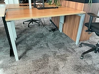 Bureau - afbeelding 1 van  1