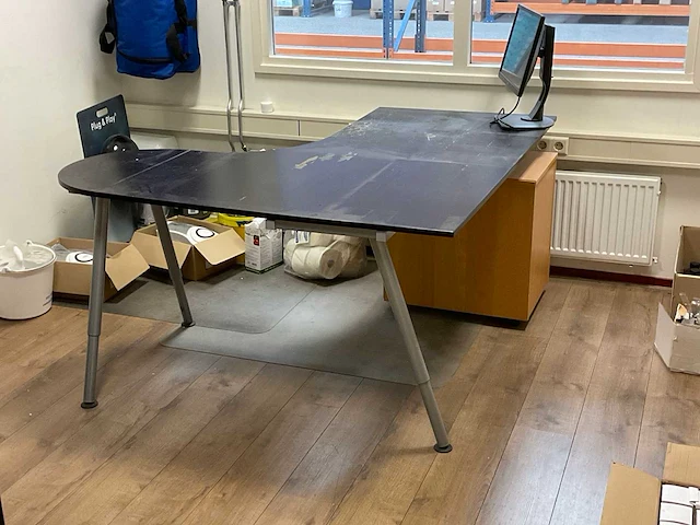 Bureau - afbeelding 1 van  2