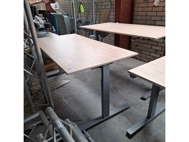 Bureau - afbeelding 1 van  3