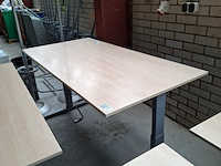 Bureau - afbeelding 1 van  3