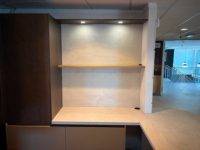 Bureau - afbeelding 11 van  11