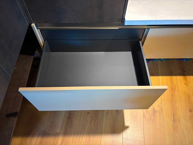 Bureau - afbeelding 8 van  11