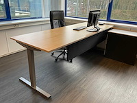 Bureau - afbeelding 1 van  7