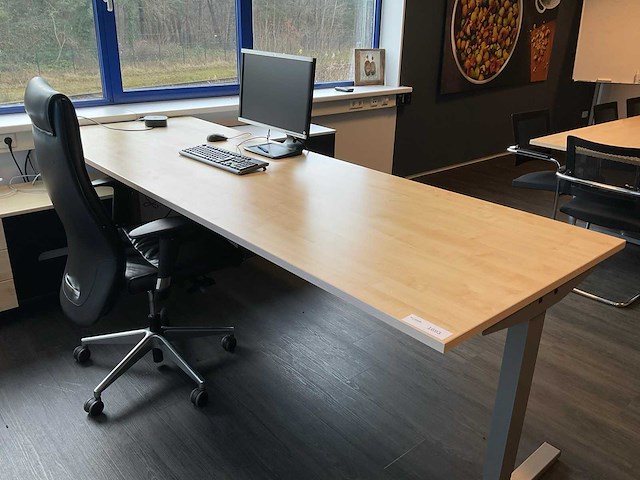 Bureau - afbeelding 2 van  7