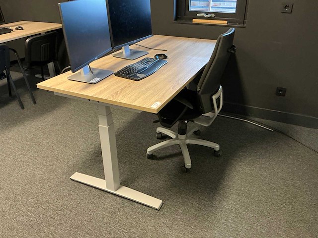 Bureau - afbeelding 1 van  5