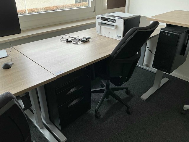 Bureau - afbeelding 1 van  3