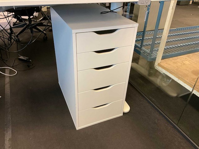 Bureau - afbeelding 5 van  6
