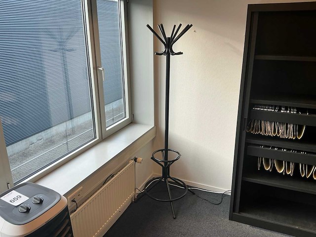 Bureau/kast/divers - afbeelding 5 van  8