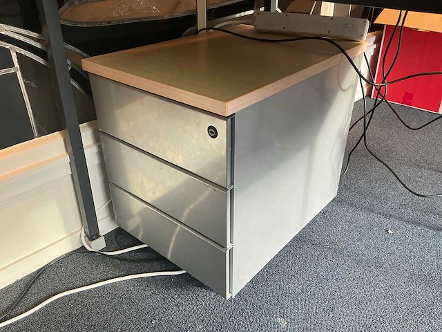 Bureau/kast/divers - afbeelding 8 van  8