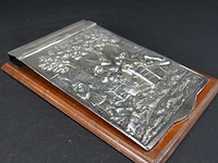 Bureauklapper met versierde verzilverde bovenklep - afbeelding 2 van  5