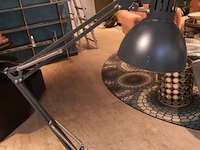 Bureaulamp met veerarm en klembevestiging