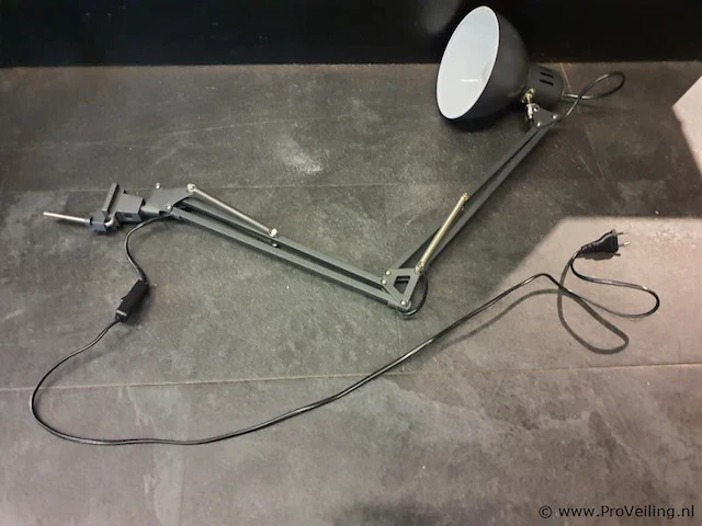 Bureaulamp met veerarm en klembevestiging - afbeelding 2 van  2