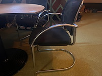 Bureauopstelling + bureau-, en conf. stoelen, volkorn blad en zwart, 2020 - afbeelding 7 van  10
