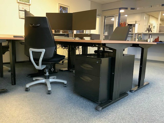 Bureauopstelling incl. stoelen (4x) - afbeelding 5 van  5