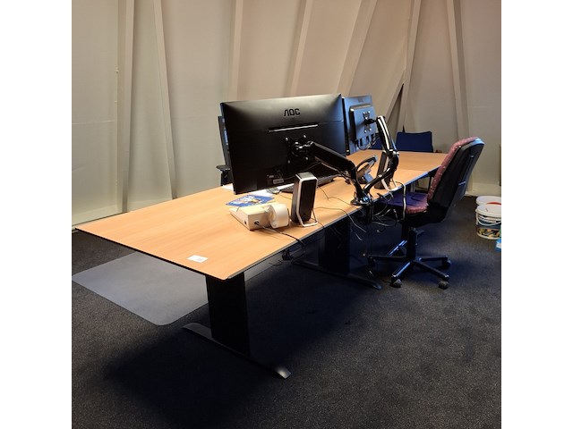 Bureauopstelling met 2x monitor - afbeelding 2 van  8