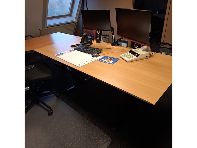 Bureauopstelling met 2x monitor - afbeelding 3 van  8