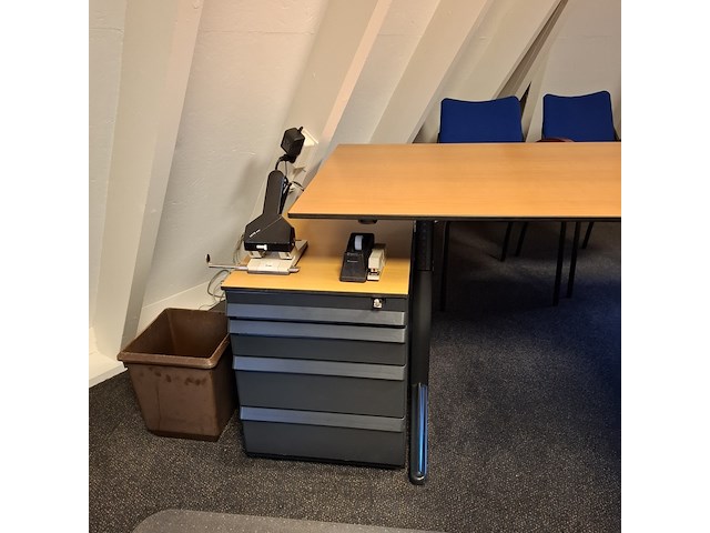 Bureauopstelling met 2x monitor - afbeelding 5 van  8