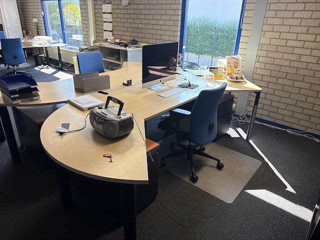 Bureauopstelling met bureaustoel (2x) - afbeelding 4 van  4
