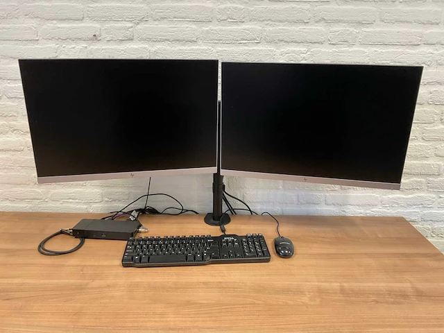 Bureauopstelling met ict - afbeelding 2 van  6