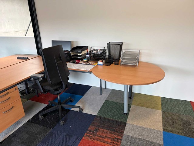 Bureauopstelling met toebehoren - afbeelding 2 van  5