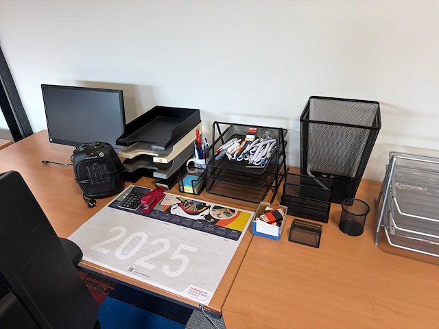Bureauopstelling met toebehoren - afbeelding 3 van  5