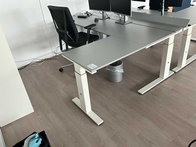 Bureauopstelling - afbeelding 1 van  5