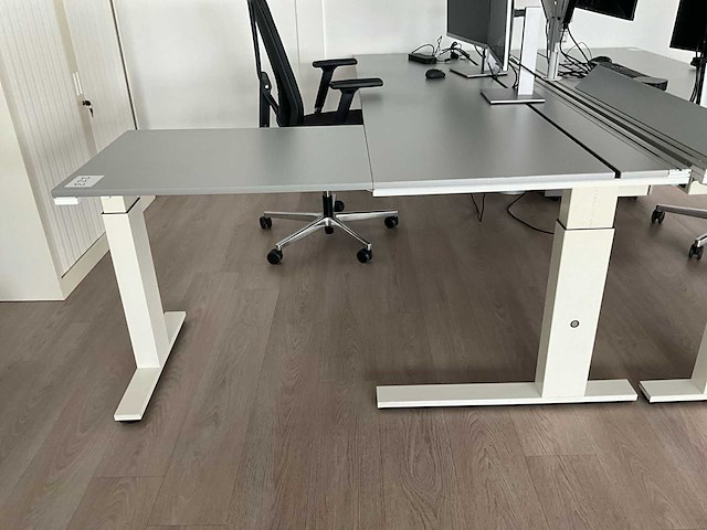 Bureauopstelling - afbeelding 2 van  5