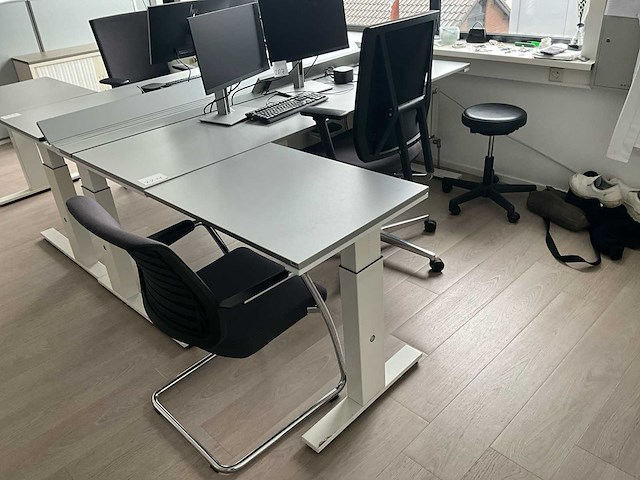 Bureauopstelling - afbeelding 1 van  10