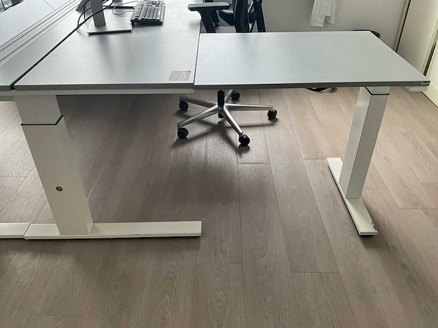 Bureauopstelling - afbeelding 3 van  10