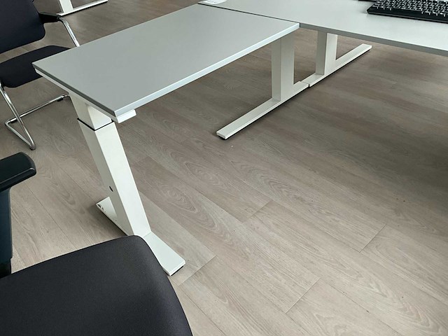 Bureauopstelling - afbeelding 5 van  10