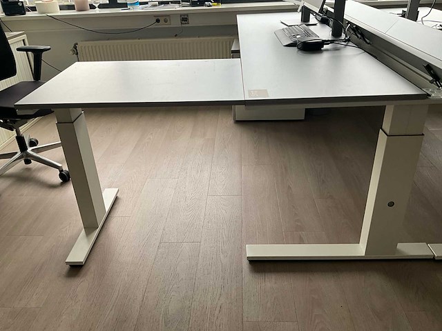 Bureauopstelling - afbeelding 5 van  7