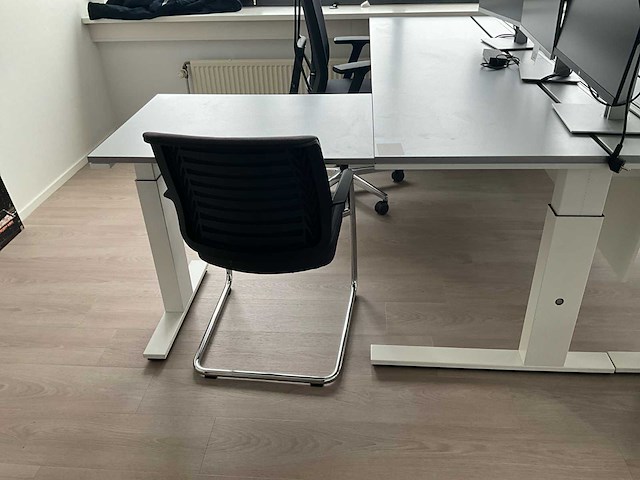 Bureauopstelling - afbeelding 2 van  7