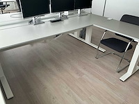 Bureauopstelling - afbeelding 4 van  7