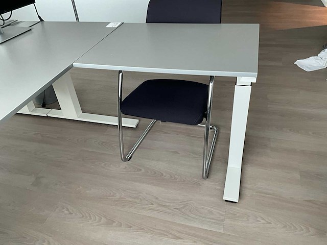 Bureauopstelling - afbeelding 5 van  7