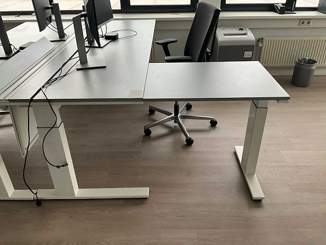 Bureauopstelling - afbeelding 2 van  7