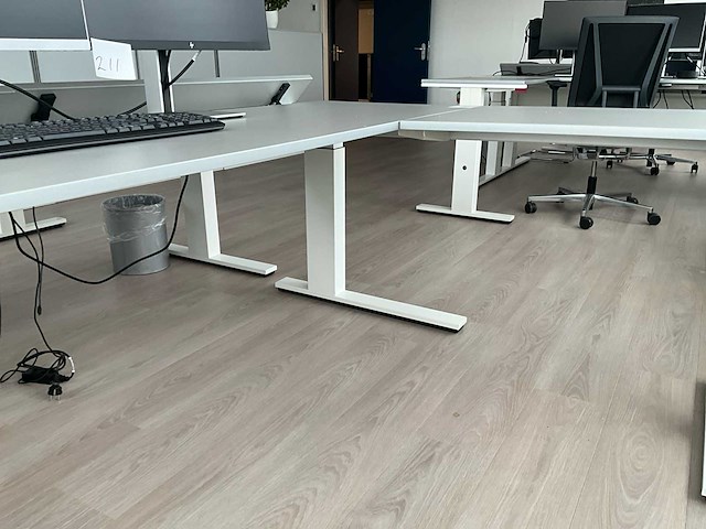 Bureauopstelling - afbeelding 3 van  6