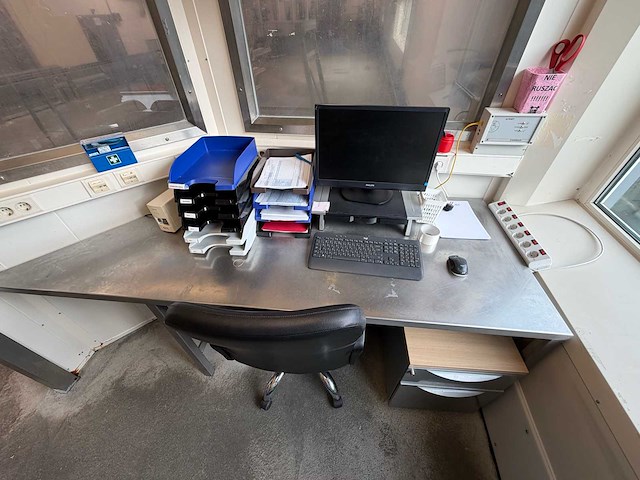 Bureauopstelling - afbeelding 2 van  6