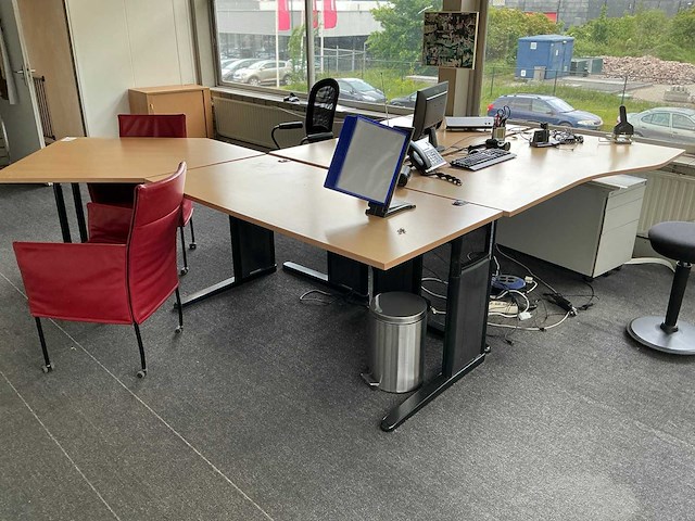 Bureauopstelling - afbeelding 10 van  11