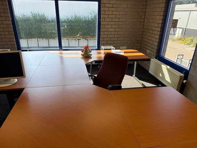 Bureauopstelling - afbeelding 3 van  4