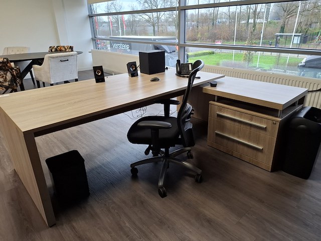 Bureauopstelling - afbeelding 4 van  11