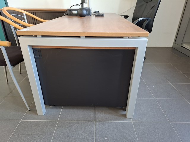 Bureauopstelling - afbeelding 3 van  8