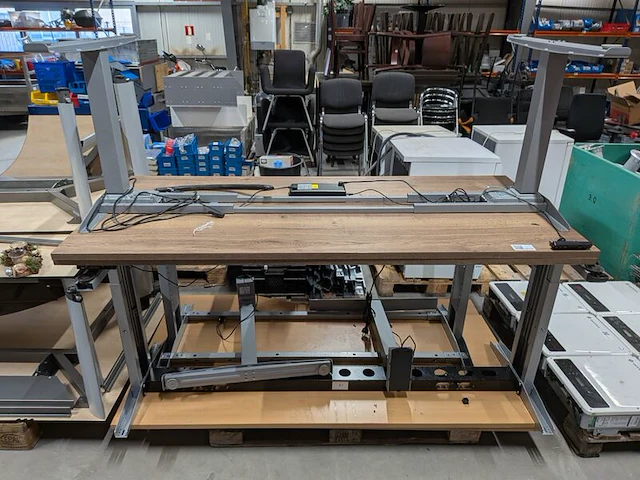 Bureau's, archiefkast en ladeblokken - afbeelding 3 van  10