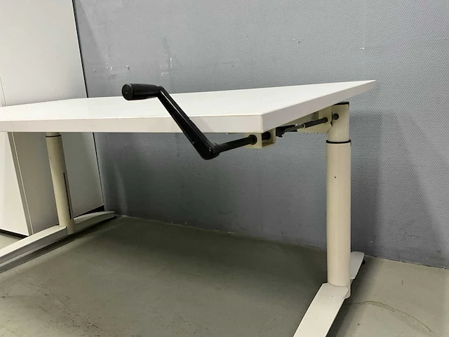 Bureau’s en archiefkast - afbeelding 3 van  11