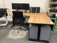 Bureaus en bureaustoelen - afbeelding 1 van  10