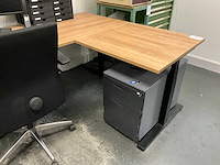 Bureaus en bureaustoelen - afbeelding 4 van  10