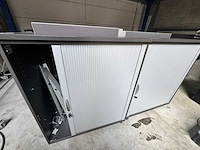 Bureaus en kasten (15x) - afbeelding 2 van  26